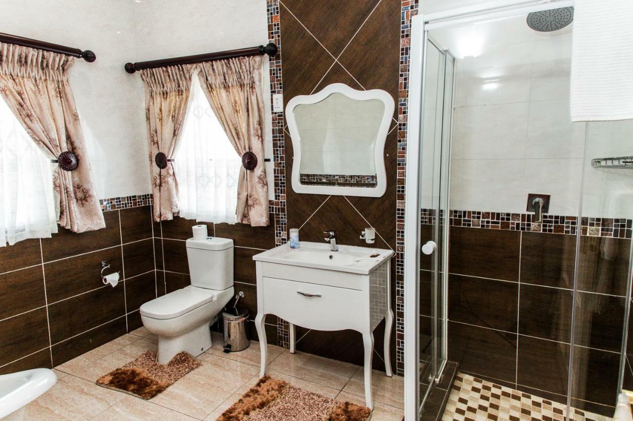 Ekupholeni Garden Villas Манзини Экстерьер фото