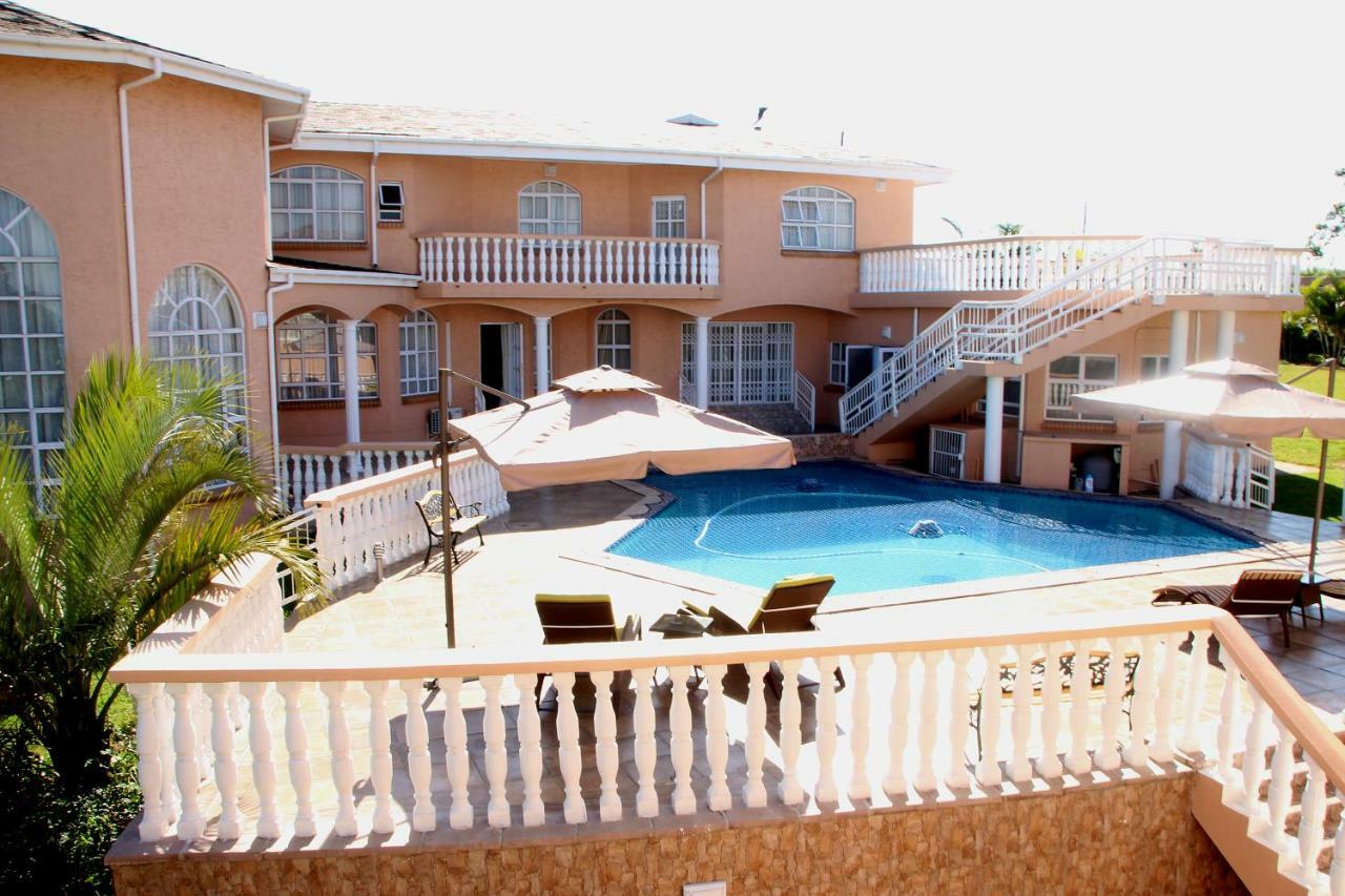 Ekupholeni Garden Villas Манзини Экстерьер фото