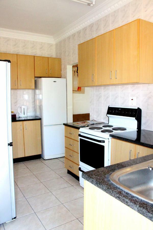 Ekupholeni Garden Villas Манзини Экстерьер фото