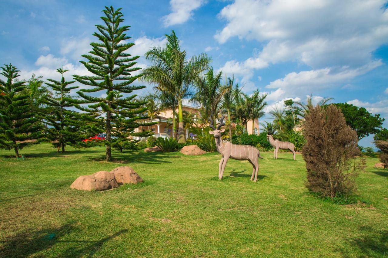 Ekupholeni Garden Villas Манзини Экстерьер фото
