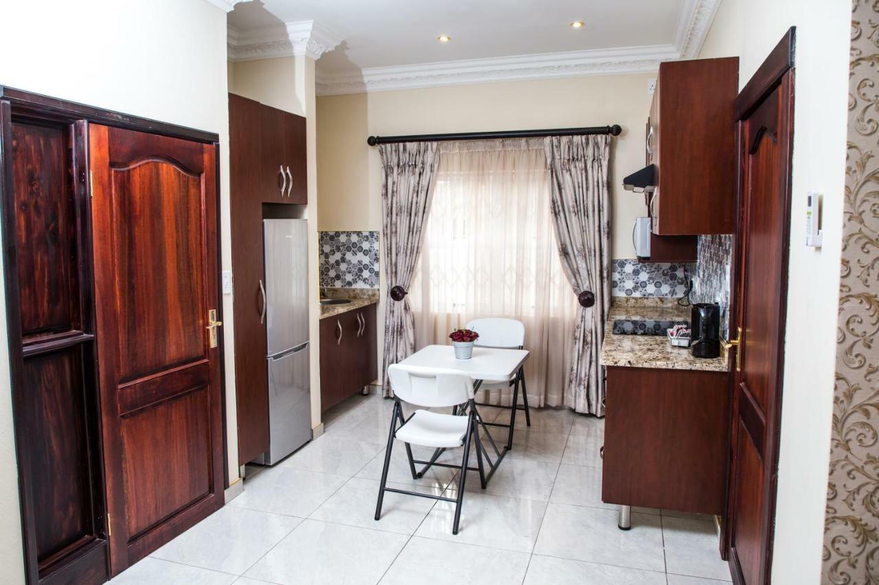 Ekupholeni Garden Villas Манзини Экстерьер фото