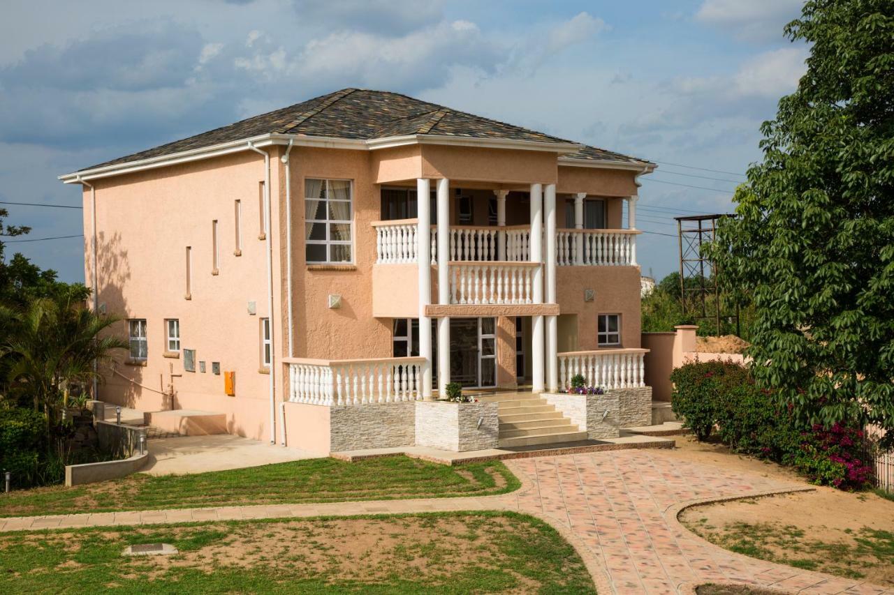 Ekupholeni Garden Villas Манзини Экстерьер фото